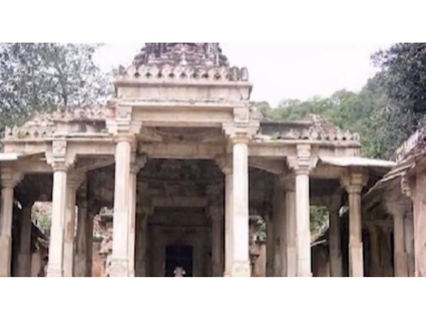 9. దేవాలయాన్ని నిర్మించిన దెయ్యాలు