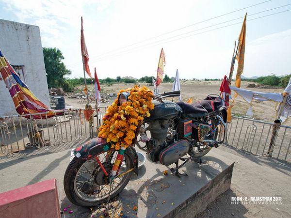 12. ఓం బన్న బాబా దేవాలయం