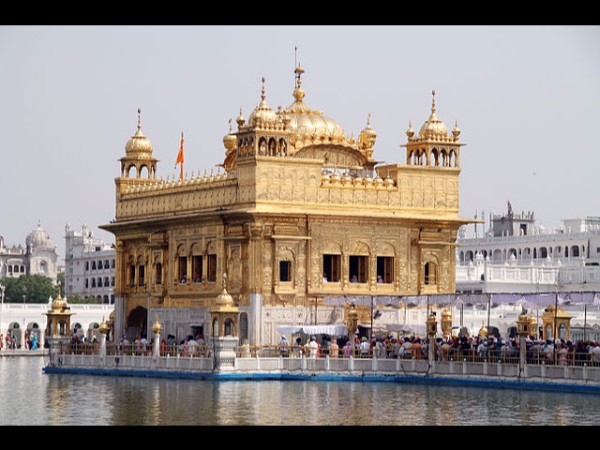 16. గోల్డెన్ టెంపుల్, అమృతసర్