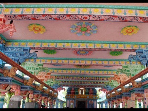 తన భక్తుడి కోరికతో చెట్టు క్రింద వెలసిన హనుమా