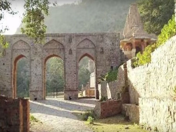 స్థానికులు ఏం చేపుతున్నారంటే