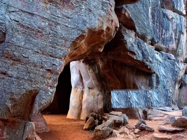 12. పెయింటింగ్స్