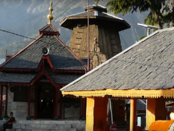 4.ఆలయ ప్రాంగణం