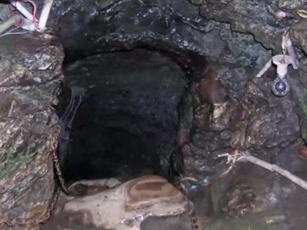 పాతాళభువనేశ్వర్ గుహలు