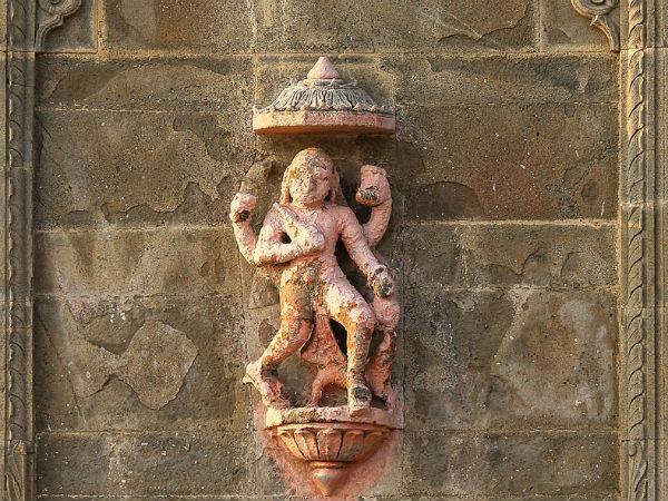 8. 500 మంది భార్యలు