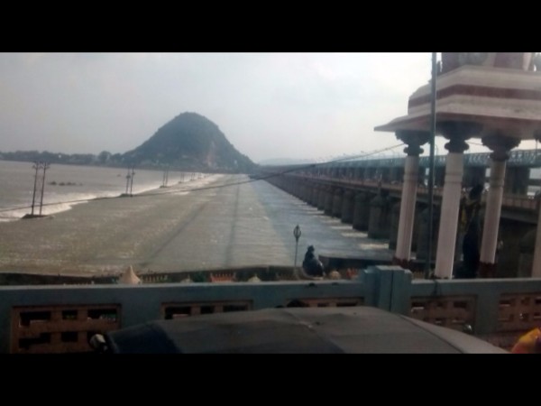 17. ప్రకాశం బారేజ్