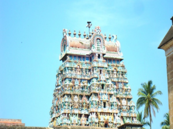  ఏనుగులు ప్రవేశించలేని గుడిలో, ప్రతిరోజూ ఏనుగుచే పూజలు చేయిస్తున్న ఆలయ అర్చకులు