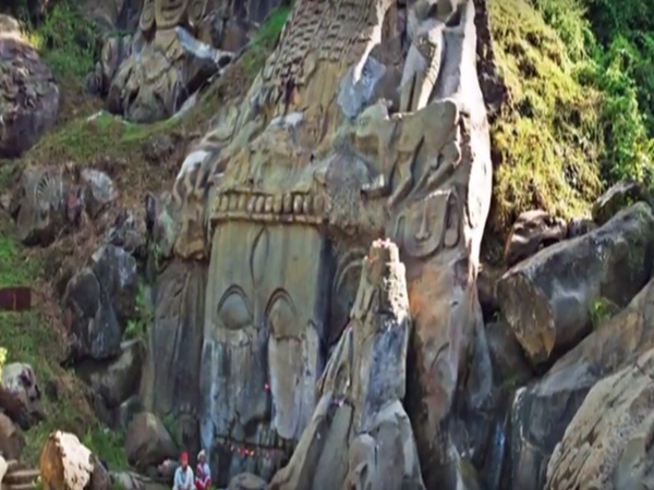 చిన్న రాష్ట్రంలో ఇన్ని శిల్పాలు ఎందుకు వున్నాయి?