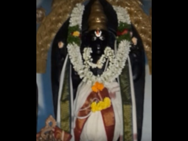 ఆ గుడిలో దళితులే అర్చకులు ! 