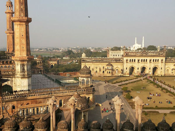  గ్రావిటీ డిఫైంగ్ రాజభవనం