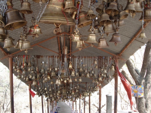 ముండేశ్వర్ పుణ్యక్షేత్రం 