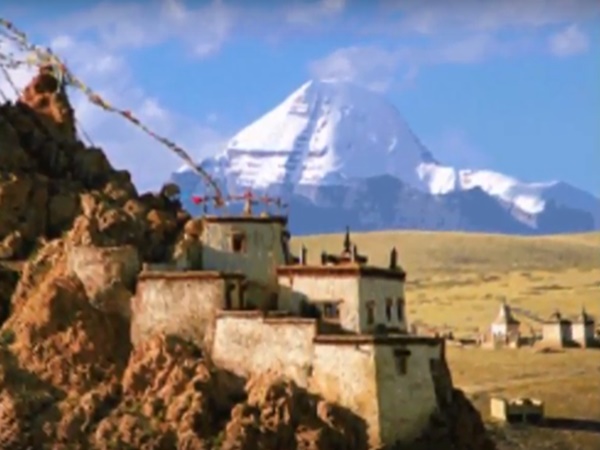 900 వందల ఏళ్లుగా.. ఈ పర్వతం ఎవరూ ఎక్కలేదు.