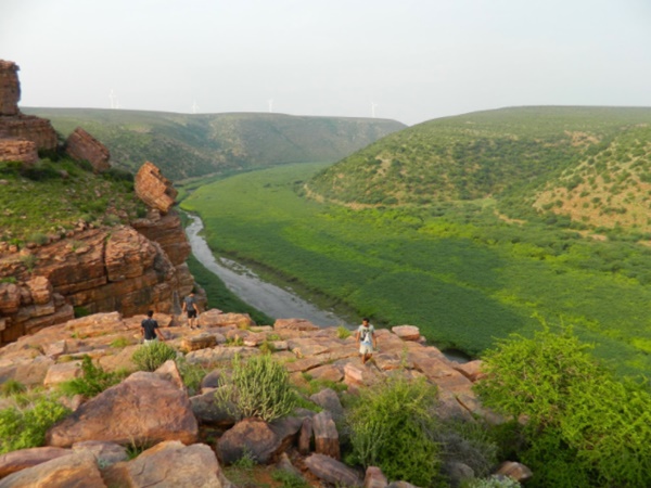 చరిత్ర లోకి చూస్తే