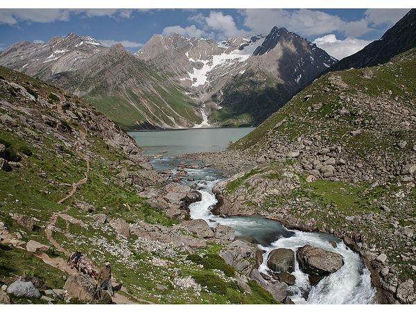 శేష్ నాగ్ సరస్సు