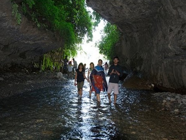 రాబర్స్ కేవ్ 