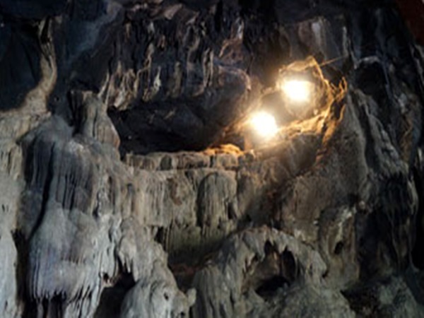 మిస్టరీ గుహాలయం