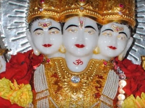 ప్రపంచంలోని అతి పెద్ద దత్తదేవాలయం