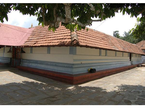 పడి ఇగ్గుతప్ప ఆలయం 