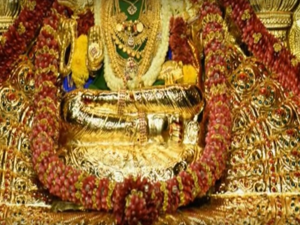 జెంస్టోన్స్ తో తయారుచేయబడిన 40కిలోల బరువున్న లక్ష్మీదేవి విగ్రహం 