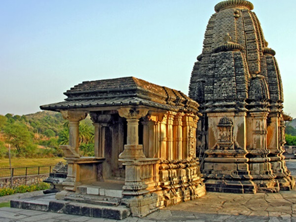 ఏక్ లింగ్ జీ మహాదేవ్ ఆలయం