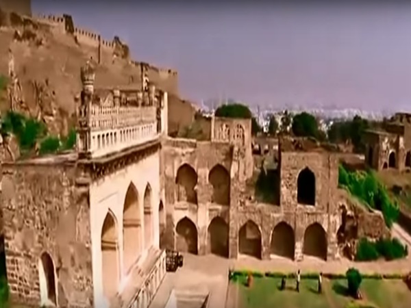 గోల్కొండ దెయ్యంతో తారామతి ప్రేమకథ 