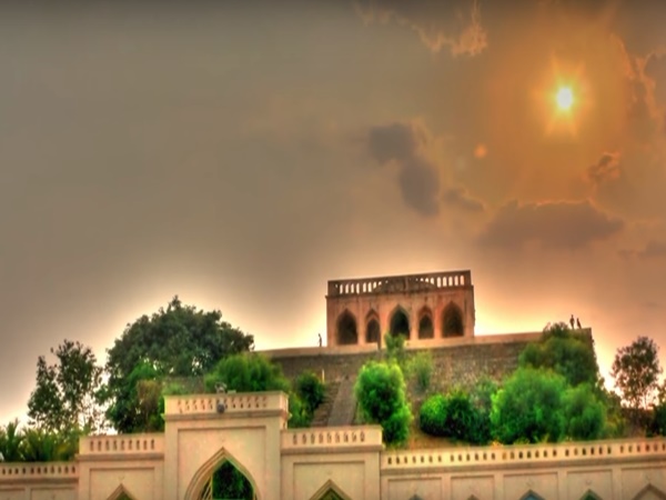 గోల్కొండ దెయ్యంతో తారామతి ప్రేమకథ 