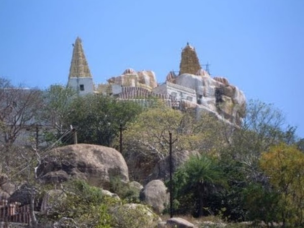 గుట్టపైకి బస్సులు