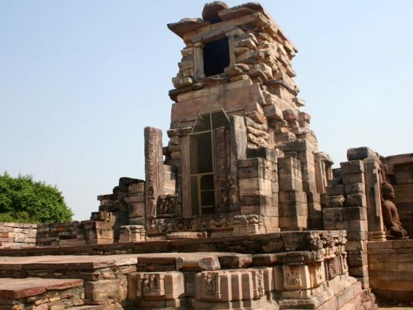 శాతకర్ణి ప్రధాన శిల్పి