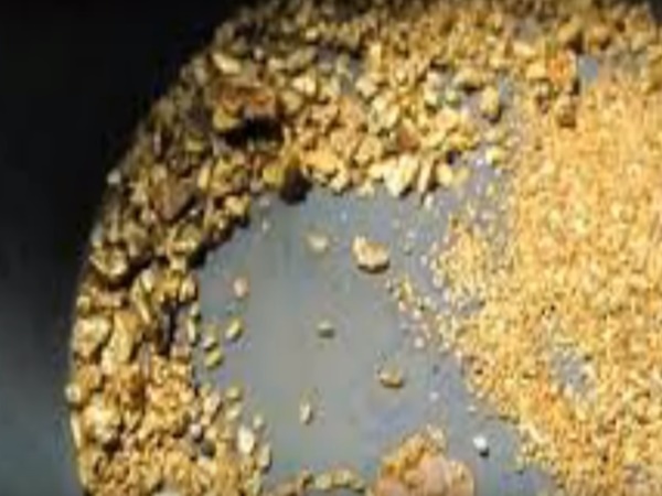 ఈ నదిలో ఇసుకతోపాటు బంగారం