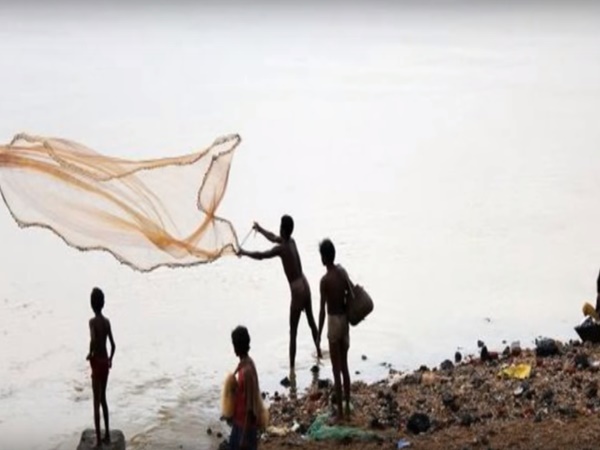 ఈ నదిలో ఇసుకతోపాటు బంగారం