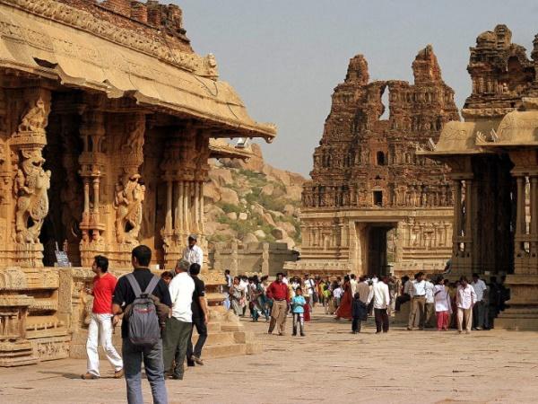 అసలు టూరిస్టులు హంపి ఎందుకు ఇష్టపడతారు?