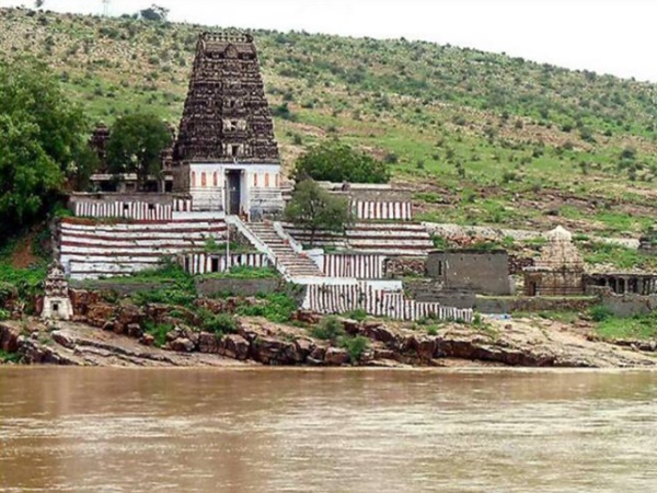 తొణికిసలాడే శిల్పసౌందర్యం