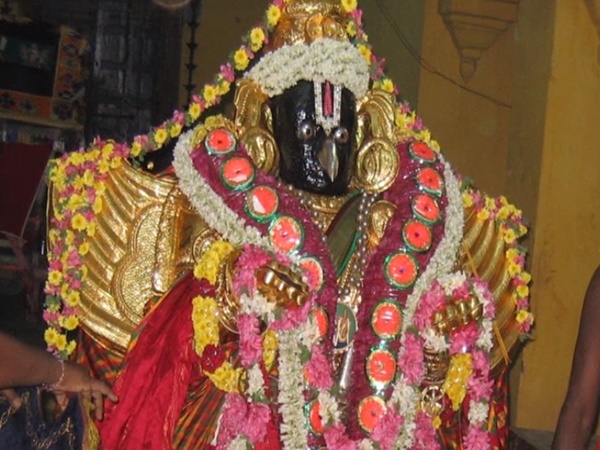 చెమటలు పట్టే విగ్రహం