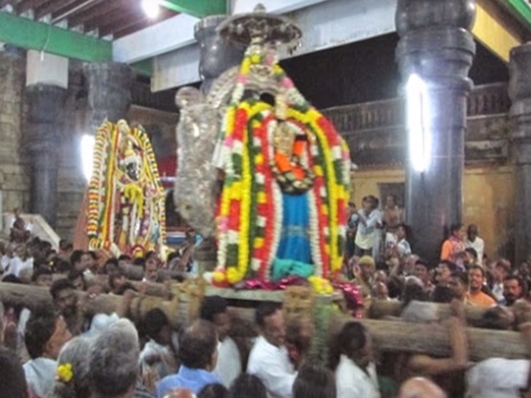 చెమటలు పట్టే విగ్రహం