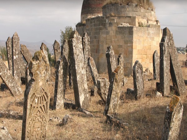 సమాధుల్లో దాగి ఉన్న లక్షల కోట్ల ధనం..! కనుగొన్న శాస్త్రవేత్తలు !