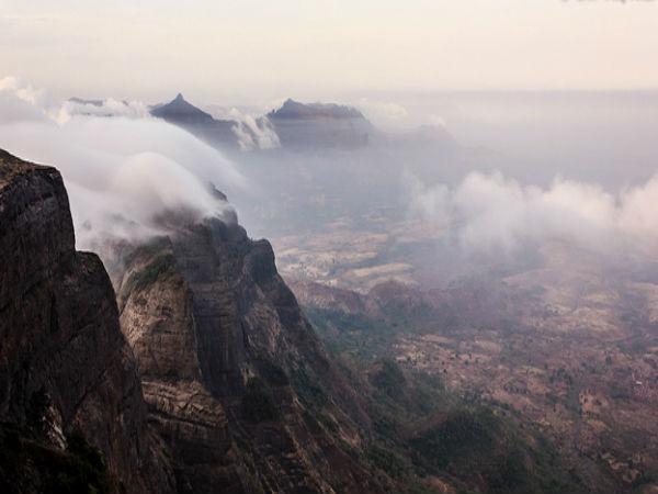 హరిశ్చంద్రగడ్ ఎలా చేరుకోవాలి ?