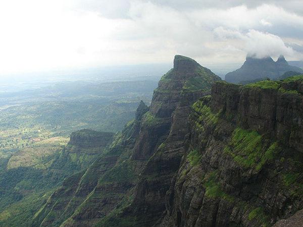హరిశ్చంద్రగడ్ లో చూడవలసిన ఆకర్షనీయ ప్రదేశాలు