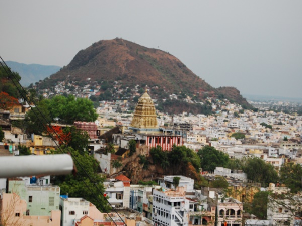 విజయవాడ కనకదుర్గమ్మ గురించి చాలా మందికి తెలియని నిజాలు