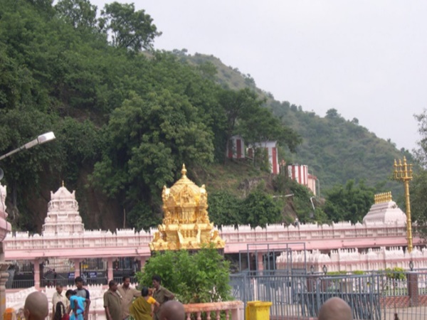 విజయవాడ కనకదుర్గమ్మ గురించి చాలా మందికి తెలియని నిజాలు