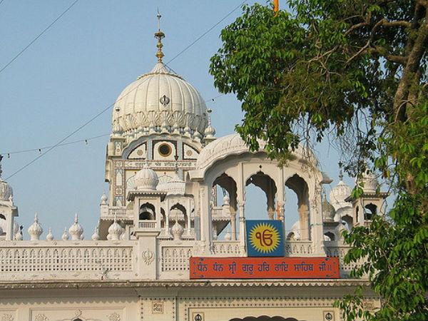 గురు ద్వారా 