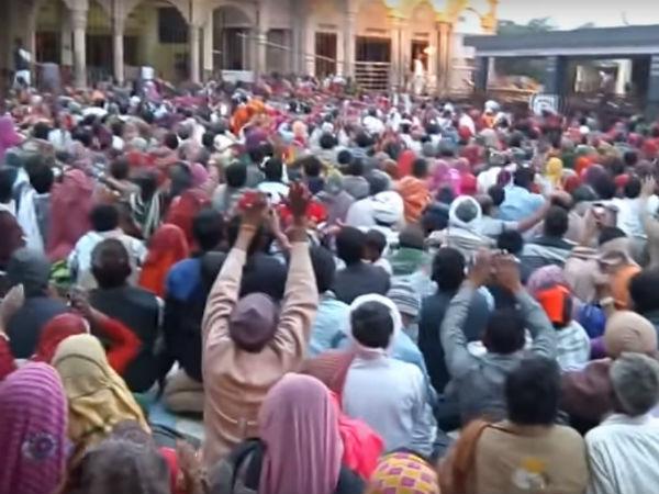 అసలు ఈ దేవాలయం ఉండేది ఎక్కడా అని ఆలోచిస్తున్నారా?