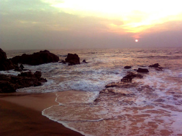 మెరీనా బీచ్ లో ఈత కొడితే ఏమవుతుందో తెలిస్తే... నీటిలోకి కూడా దిగరు..!