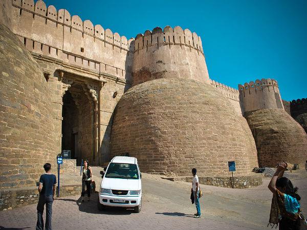 రాణాక్‌పూర్ ఎలా చేరుకోవాలి ?