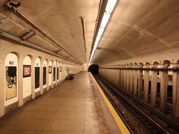 రబీంద్ర సరోబర్ మెట్రో - స్టేషన్ కలకత్తా