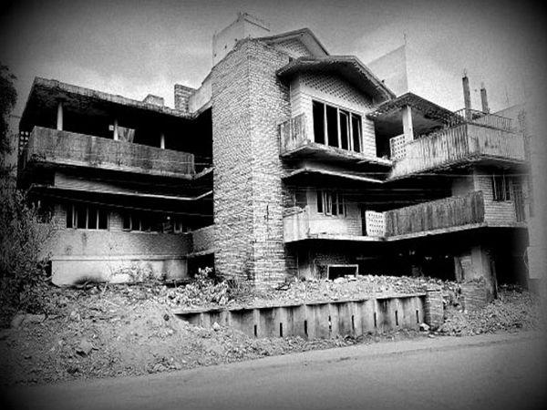 డెడ్ లఖ్ ఘర్