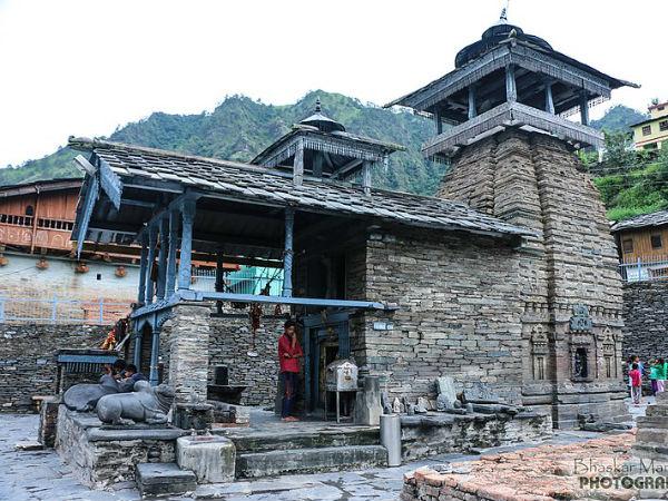 దేవాలయం ఎక్కడ వుంది?