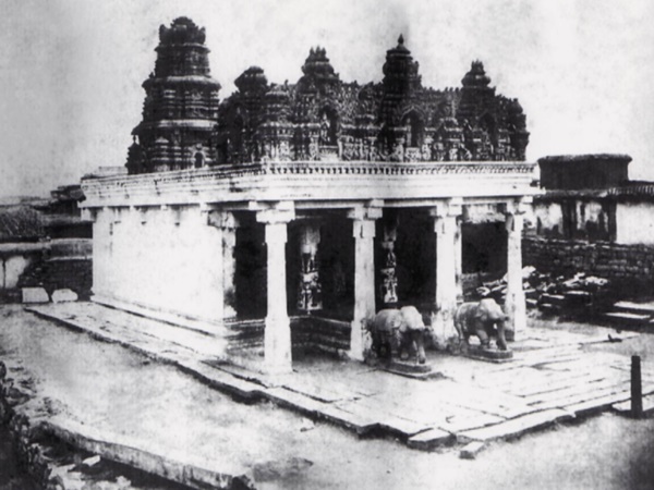 చిదంబర ఆలయంలో జరిగే 3 వింతలు...!