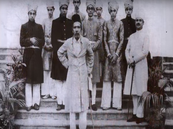 నిజాం నవాబ్ దాచిన నిధి హైదరాబాద్ లో ఎక్కడుంది ?