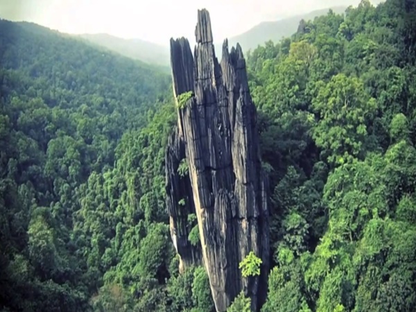 గుహ లో దాగిన కైలాసం - శివుని మహాద్బుతం