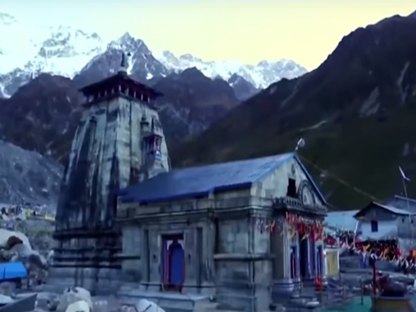 త్రిభుజాకారంలో శివ లింగం ఉన్న ఒకే ఒక్క ఆలయం !